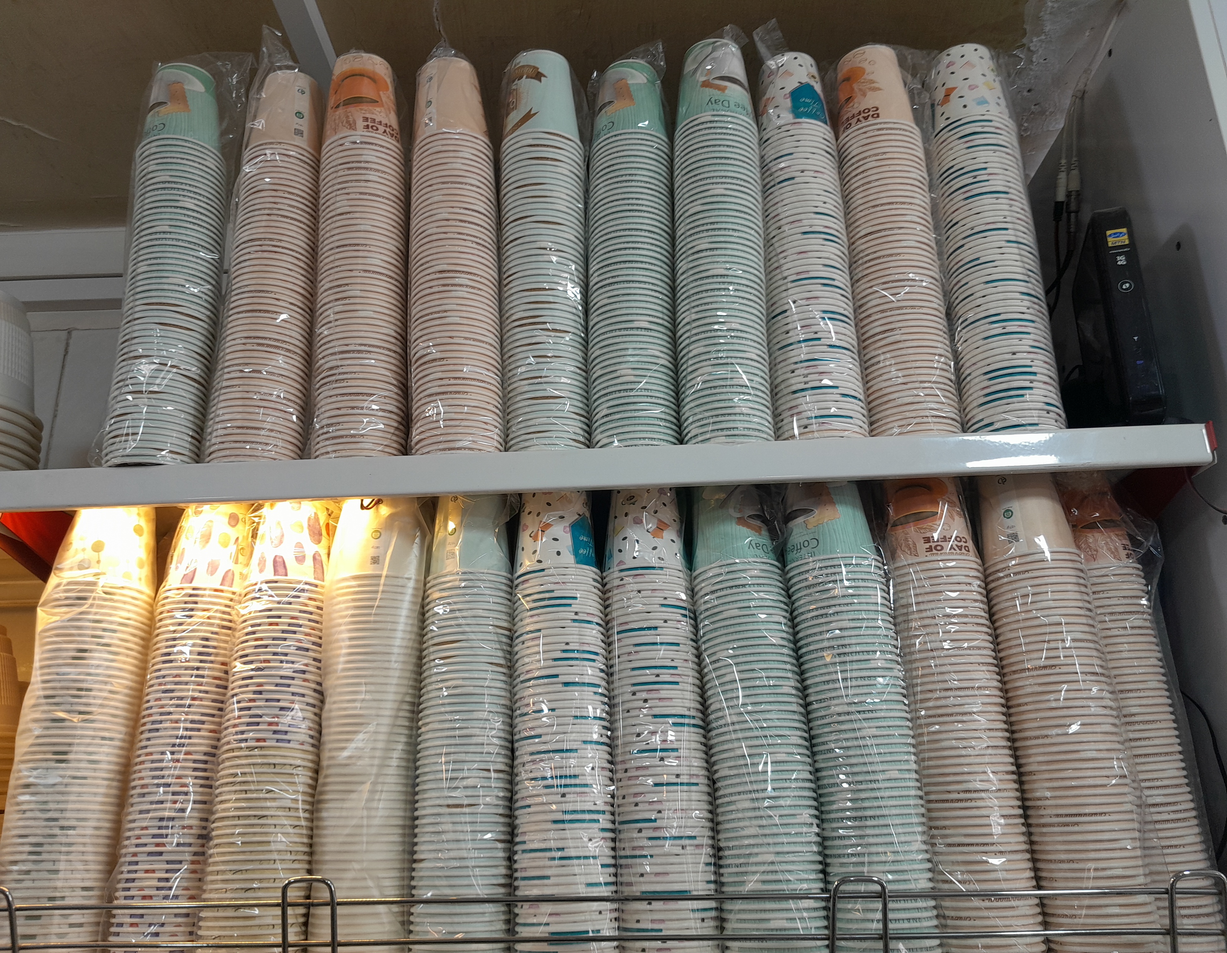 لیوان کاغذی یکبار مصرف (بسته ۵۰ عددی) | کاملاً بهداشتی و باکیفیت | مناسب نوشیدنی‌های گرم و سرد